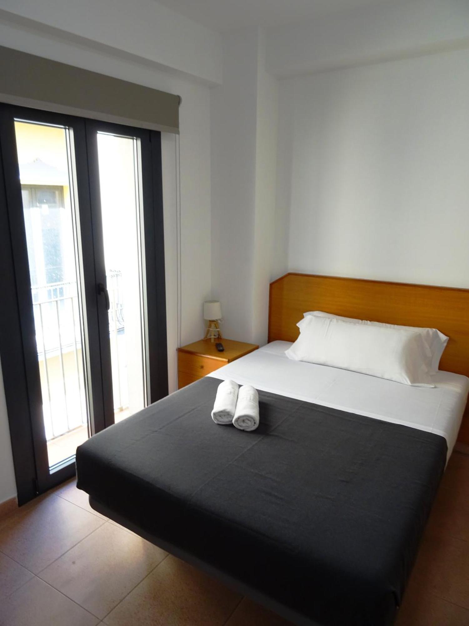 Center Plaza Figueres Apartment Ngoại thất bức ảnh