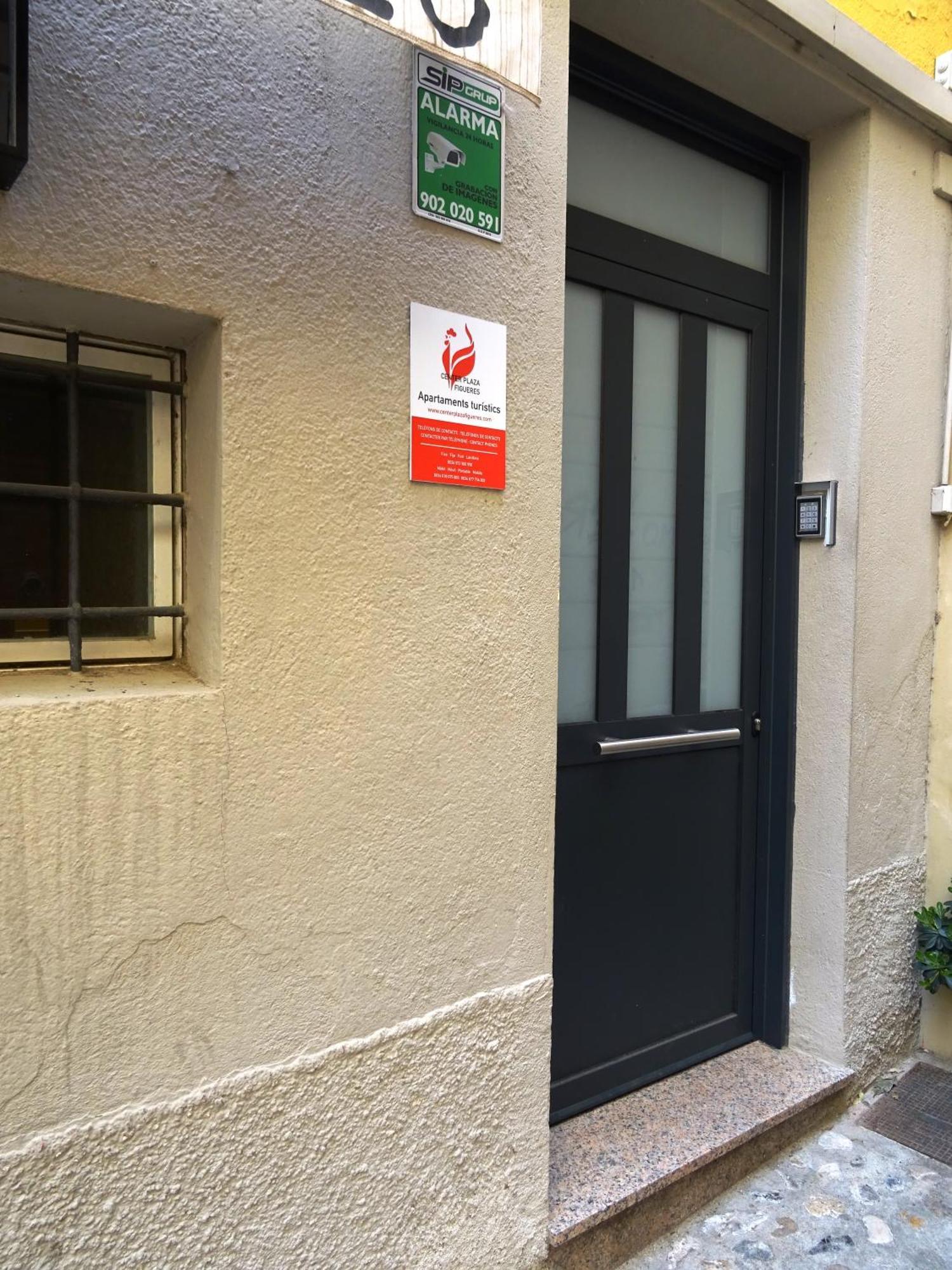 Center Plaza Figueres Apartment Ngoại thất bức ảnh
