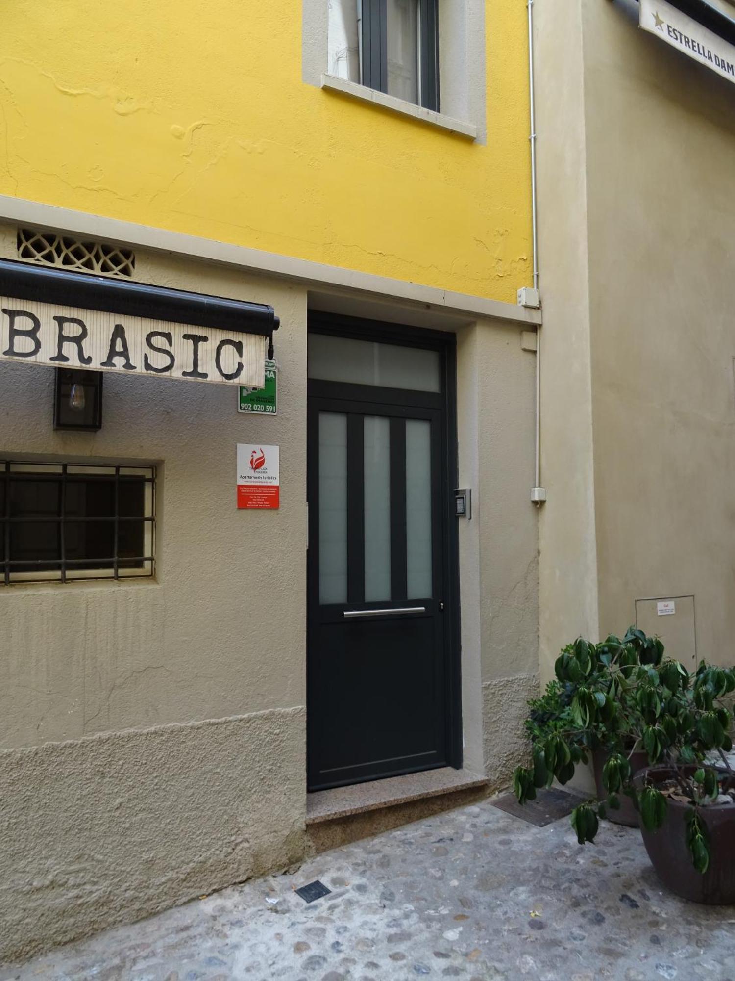 Center Plaza Figueres Apartment Ngoại thất bức ảnh