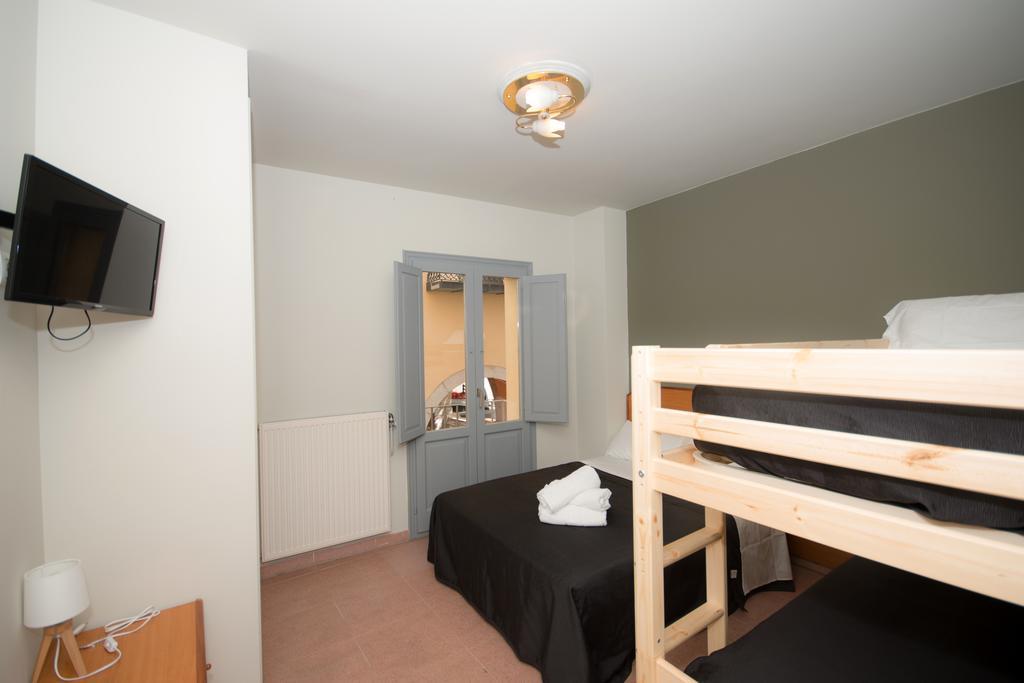 Center Plaza Figueres Apartment Ngoại thất bức ảnh
