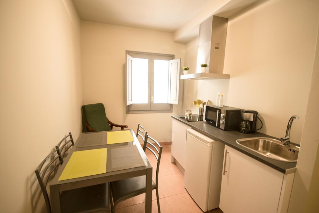 Center Plaza Figueres Apartment Ngoại thất bức ảnh