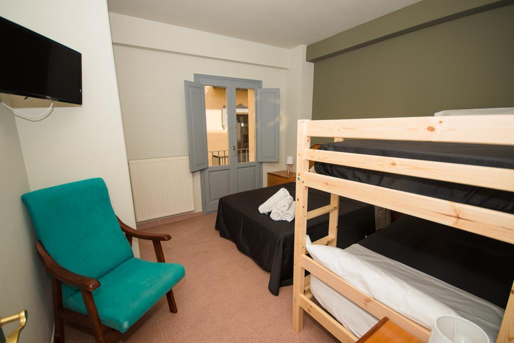Center Plaza Figueres Apartment Ngoại thất bức ảnh