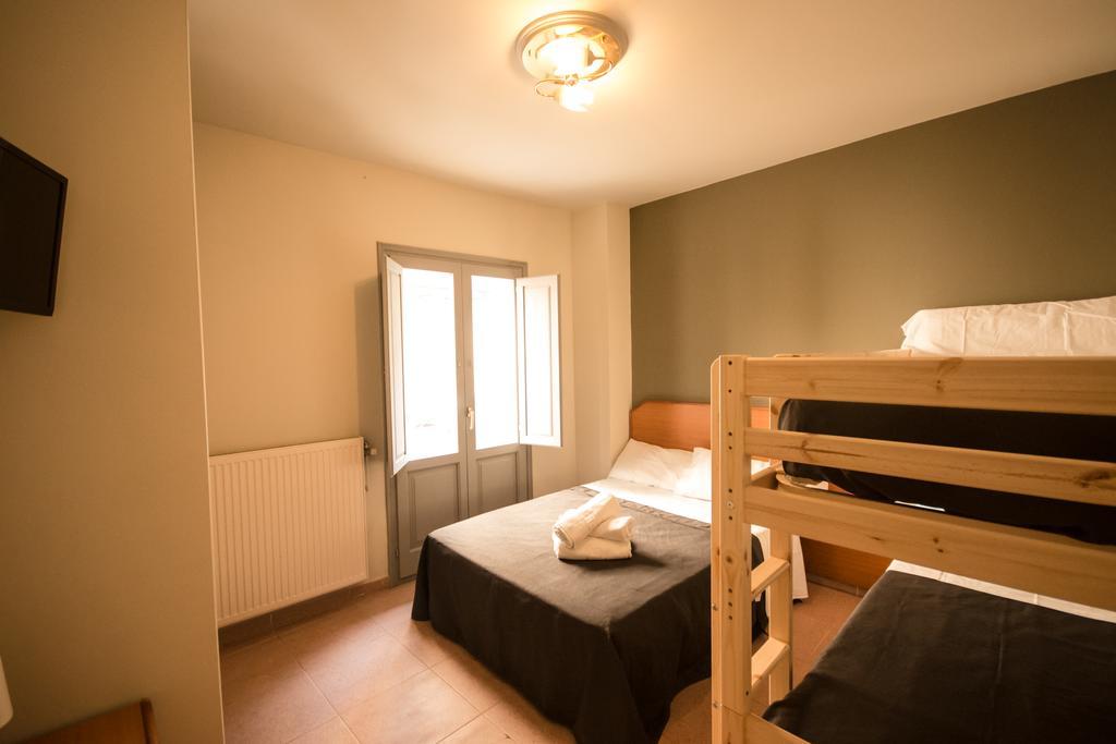 Center Plaza Figueres Apartment Ngoại thất bức ảnh