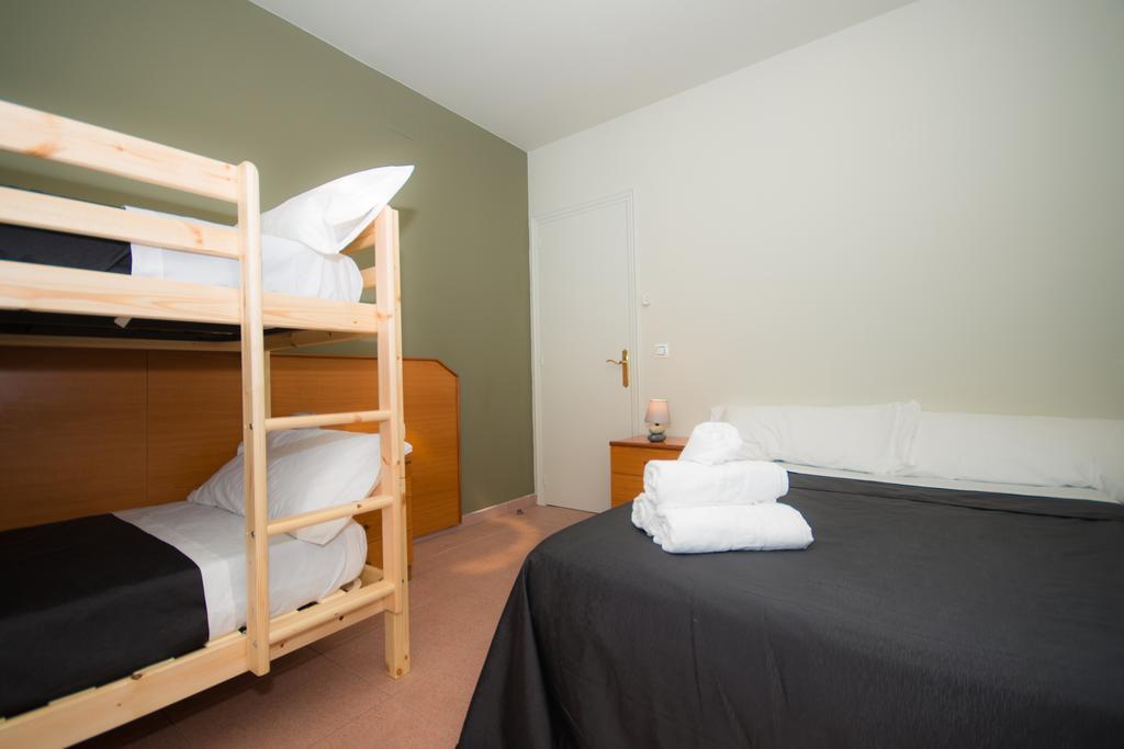 Center Plaza Figueres Apartment Ngoại thất bức ảnh